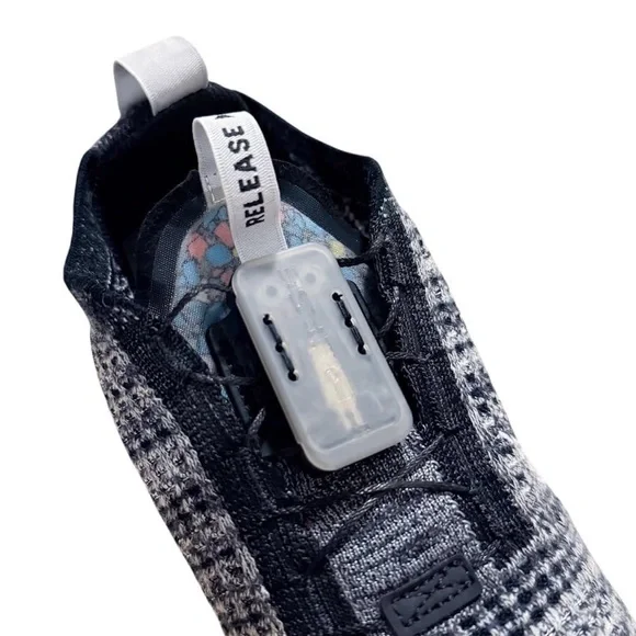 Nike Vapormax FlyKnit GS Sneaker - Picture 5 of 10